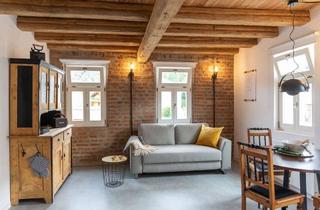 Immobilie mieten in Hauptstraße, 63776 Mömbris, 2-Zimmer Apartment mit erhaltener Holzbalkendecke mit Kaminofen, Pantry-Küche, separatem S