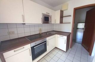 Wohnung mieten in 08451 Crimmitschau, geräumiges Single-Apartment mit Balkon, Einbauküche und Aufzug im Haus, am Mannichswalder Platz