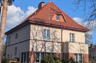 Villa kaufen in 12589 Berlin, Berlin - Klassisches Haus in exponierter Villenkolonie mit Potenzial zum Doppelgrundstück