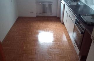 Wohnung kaufen in 92318 Neumarkt, Neumarkt in der Oberpfalz - Zentrumsnahe 4 Zi. Whg. mit 2 Balkonen und Garage in Neumarkt Opf