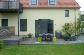 Wohnung kaufen in Memeler Straße 13, 93057 Konradsiedlung-Wutzlhofen, Traumhafte Gartenwohnung auf zwei Ebenen mit exklusiver Ausstattung