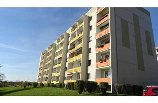 Wohnung kaufen in 08451 Crimmitschau, Bereit für Ideen - 3.-R.-Whg. mit Balkon & Weitblick