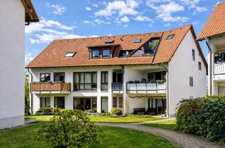 Wohnung kaufen in 79199 Kirchzarten, Bezugsfreie 2-Zimmer-Wohnung mit Balkon, TG-Stellplatz und Außenstellplatz zentral in Kirchzarten