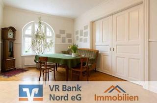 Wohnung kaufen in 24939 Neustadt, Liebevoll und stilvoll modernisierte Altbauwohnung in Hafennähe