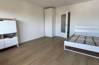 Wohnung mieten in Weiherhofer Hauptstraße 65, 90513 Zirndorf, Möbliertes, lichtdurchflutetes Apartment mit Balkon & Stellplatz – 3 Min zur S-Bahn – ideal für Pend