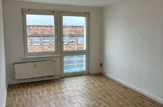 Wohnung mieten in Askanische Straße 106, 06842 Innenstadt, Helle, zentrumsnahe Wohnung mit Wannenbad