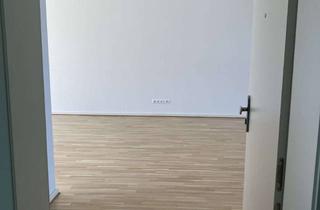 Wohnung mieten in Rudolf-Reusch-Straße 23C, 10367 Lichtenberg, Große, moderne und sanierte 4-Zimmer-Altbauwohnung mit hohen Decken zu vermieten