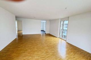 Wohnung mieten in Freiburger Str. 31, 77652 Offenburg, Offenburg: Großzügige 4-Zimmer-Wohnung mit Balkon + sep. WC + TG-Platz!