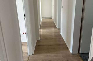 Wohnung mieten in Farbmühle, 42285 Barmen, Modernisierte 4-Zimmer-Wohnung mit ca. 97 m² in Wuppertal-Barmen