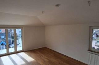 Wohnung mieten in Gretje-Offen-Weg, 22941 Bargteheide, Modernisierte 2,5-Zimmer Dachgeschoss-Wohnung mit Balkon in Bargteheide