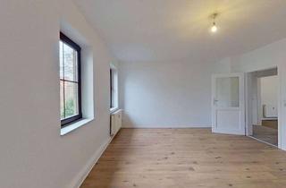 Wohnung mieten in Großmutterleite 36, 99425 Parkvorstadt, Geräumige 3-Zimmer-Wohnung mit Wannenbad in fußläufiger Nähe zum 'Park an der Ilm'