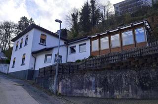 Einfamilienhaus kaufen in 58762 Altena, Einfamilienhaus für kleines Buget mit 4 Zimmern + Wintergarten in Hanglage von Altena- Breitenhagen