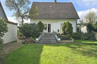 Haus kaufen in 67141 Neuhofen, Charmantes Anwesen ! Freist. 1 - 2 FH mit herrlichem Garten und XXl Garage in bester Lage!