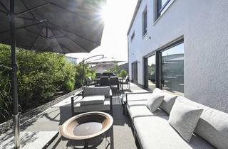 Haus kaufen in Georg-Huber-Straße, 85604 Zorneding, Attraktives Architektenhaus 176 m² mit angrenzender modernen Gewerbehalle 187 m² NF (auf 1140 m² GF)