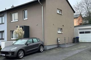 Haus mieten in 66606 St. Wendel, Kernsaniertes Einfamilienhaus mit Wohnkeller, Kaminofen, Sonnenterrasse, PV & Wärmepumpe