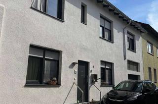 Haus mieten in 55435 Gau-Algesheim, Familienparadies: Großzügiges 6-Zimmer-Reihenhaus mit Garage in Top-Lage