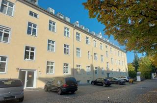 Anlageobjekt in Hindenburgstraße 54, 85057 Ingolstadt, Altbauwohnung mit großer Wohnfläche incl. Außenstellplatz