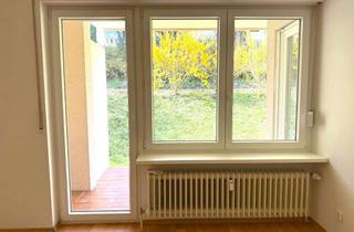 Wohnung kaufen in 73732 Esslingen, Erdgeschosswohnung in ruhiger Wohnlage - mit schöner Terrasse, viel Stauraum & Tiefgaragenparkplatz