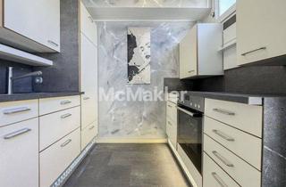 Wohnung kaufen in 90478 Nürnberg, Renovierte 1-Zimmer-Wohnung mit Tiefgaragenstellplatz in gut angebundener Lage