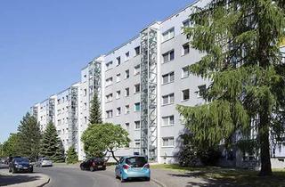 Wohnung mieten in Spremberger Str., 01239 Prohlis-Süd, Nette Nachbarn für 3-Zimmerwohnung mit Balkon und Aufzug gesucht!