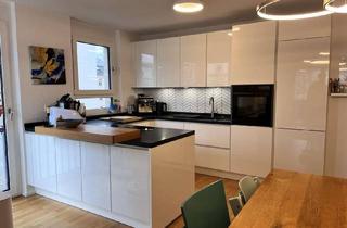 Wohnung mieten in 73732 Esslingen, Hochwertige 4-Zimmer-Wohnung (Baujahr 2021, KfW 55) zur Vermietung