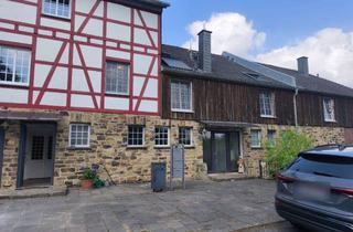 Wohnung mieten in 53797 Lohmar, Charmantes Wohnen auf dem Gutshof: Barrierearme Erdgeschosswohnung mit Garten in Lohmar