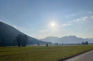 Haus kaufen in 83700 Rottach-Egern, Wohnen wo andere Urlaub machen - DHH auf 560 m² großem Grundstück - Sanierung/Erweiterung - Ellmösl