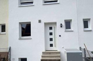 Haus mieten in 70839 Gerlingen, Erstbezug nach Sanierung: Exklusive 3,5-Raum-Reihenhaus mit gehobener Innenausstattung in Gerlingen