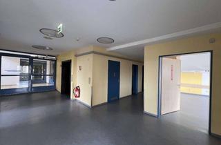 Praxen mieten in Obere Waiblinger Str. 101, 70374 Bad Cannstatt, Für Pflegedienst, Praxis oder Therapie: 250 m² im Klinikgebäude der St. Anna Klinik, S-Bad Cannstatt