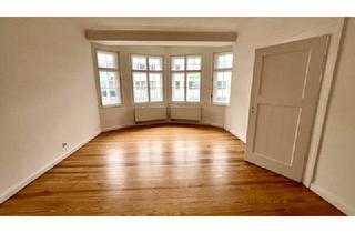 Wohnung mieten in 90762 Fürth, Repräsentative 4-Zimmer-Altbauwohnung mit Balkon – Großzügiges Wohnen im Denkmalobjekt