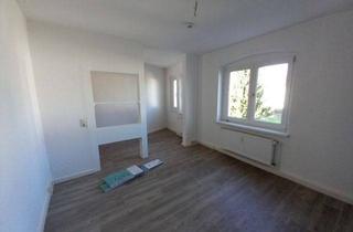 Wohnung mieten in 04639 Gößnitz, lichtdurchflutete, teilsanierte 2-Zimmer Wohnung im 1. OG der Altenburger Str. 115, Bezug ab sofort!