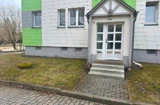 Wohnung kaufen in 07349 Lehesten, Lehesten - 3 - Zimmer -Eigentumswohnung teilmöbliert