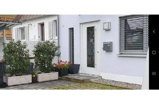 Wohnung kaufen in 79199 Kirchzarten, Haus im Haus, Terrasse, Balkon, eigener Eingang (EG), in beliebter Wohnlage, Provisionsfrei!