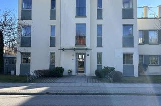 Wohnung kaufen in Pater-Augustin-Rösch-Str., 82049 Pullach, Großzügige 4-Zimmer-Wohnung mit Balkon und Loggia in Südausrichtung!