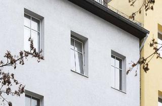 Wohnung kaufen in Lausitzer Straße 45, 10999 Kreuzberg, Attraktive Kapitalanlage: 3-Zimmer-DG-Maisonette im Altbau in bester Kreuzberg-Lage! (vermietet)