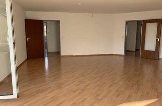 Wohnung kaufen in Bauvereinstraße 14, 79713 Bad Säckingen, Lichtdurchflutete 4-Zimmer Wohnung mit Balkon und stabiler Miete sofortige Rendite oder Eigennutzung