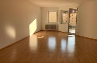 Wohnung kaufen in Bauvereinstraße 14, 79713 Bad Säckingen, Lichtdurchflutete 4-Zimmer Wohnung mit Balkon und stabiler Miete sofortige Rendite oder Eigennutzung