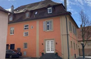 Wohnung mieten in Hauptstraße 37, 70736 Fellbach, Renovierte, geräumige Altbau-Wohnung 2 Zimmer + Einbauküche in Fellbach