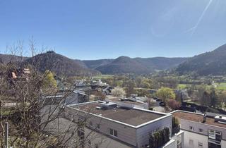 Wohnung mieten in Am Forst 13, 72574 Bad Urach, Helle 2-Zimmer-Wohnung mit Balkon, Aufzug & Garage - 3. OG