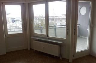 Wohnung mieten in 88213 Ravensburg, Helle 3-Zimmer-Wohnung mit zwei Balkonen, Einbauküche und Tiefgaragenbox in Ravensburger Weststadt