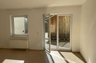 Wohnung mieten in Grimmer Str. 61, 17489 Fettenvorstadt, Altersgerechtes Wohnen - Helle 2-Raum-Wohnung mit Terrasse & Stellplatz!