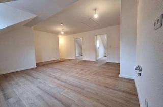 Wohnung mieten in Philadelphiastr. 64-66, 47799 Cracau, Ihr neues Zuhause: Sanierte Dachgeschosswohnung im Zentrum