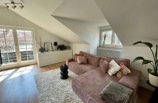 Wohnung mieten in Ahornweg, 85598 Baldham, Baldham 2,5 Zimmer Top Lage Süd-Balkon Dachgeschoß isoliert - hell mit EBK Garage Keller Waschraum