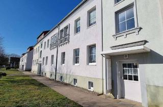 Wohnung mieten in Hans-Jürgen-Peter-Lemm-Straße 23, 19258 Boizenburg, Wir renovieren Ihre geräumige 3-Zimmer-Wohnung in ruhiger Lage!