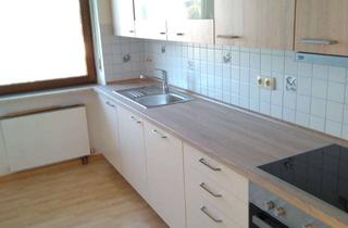 Wohnung mieten in Am Kirchfeld 15, 83416 Saaldorf-Surheim, Attraktive 3-Zimmer-Wohnung im 1. OG mit Balkon in Surheim