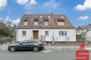 Haus kaufen in 97318 Kitzingen, Attraktives MFH mit viel Potenzial, Platz und Freiheit – sofort verfügbar!