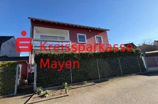 Haus kaufen in 56642 Kruft, Zwei familienfreundliche Häuser auf einem Grundstück