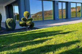 Villa kaufen in 74564 Crailsheim, Neuwertige 8-Zimmer-Villa in bester Lage in Crailsheim, auch als Firmenanwesen geeignet