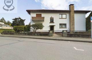 Haus kaufen in 76356 Weingarten, Zweifamilienhaus in Weingarten!