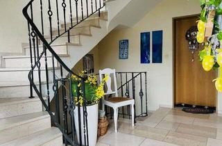 Mehrfamilienhaus kaufen in 34431 Marsberg, Attraktives Mehrfamilienhaus mit 3 WE, Wintergarten & großzügigem Grundstück – starke Anlagechance